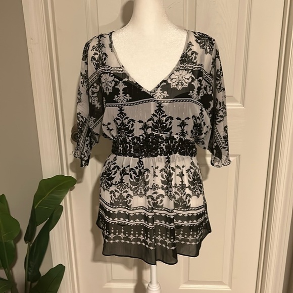 Apostrophe black and white v neck sheer tie waist beaded blouse size L - Picture 1 of 3